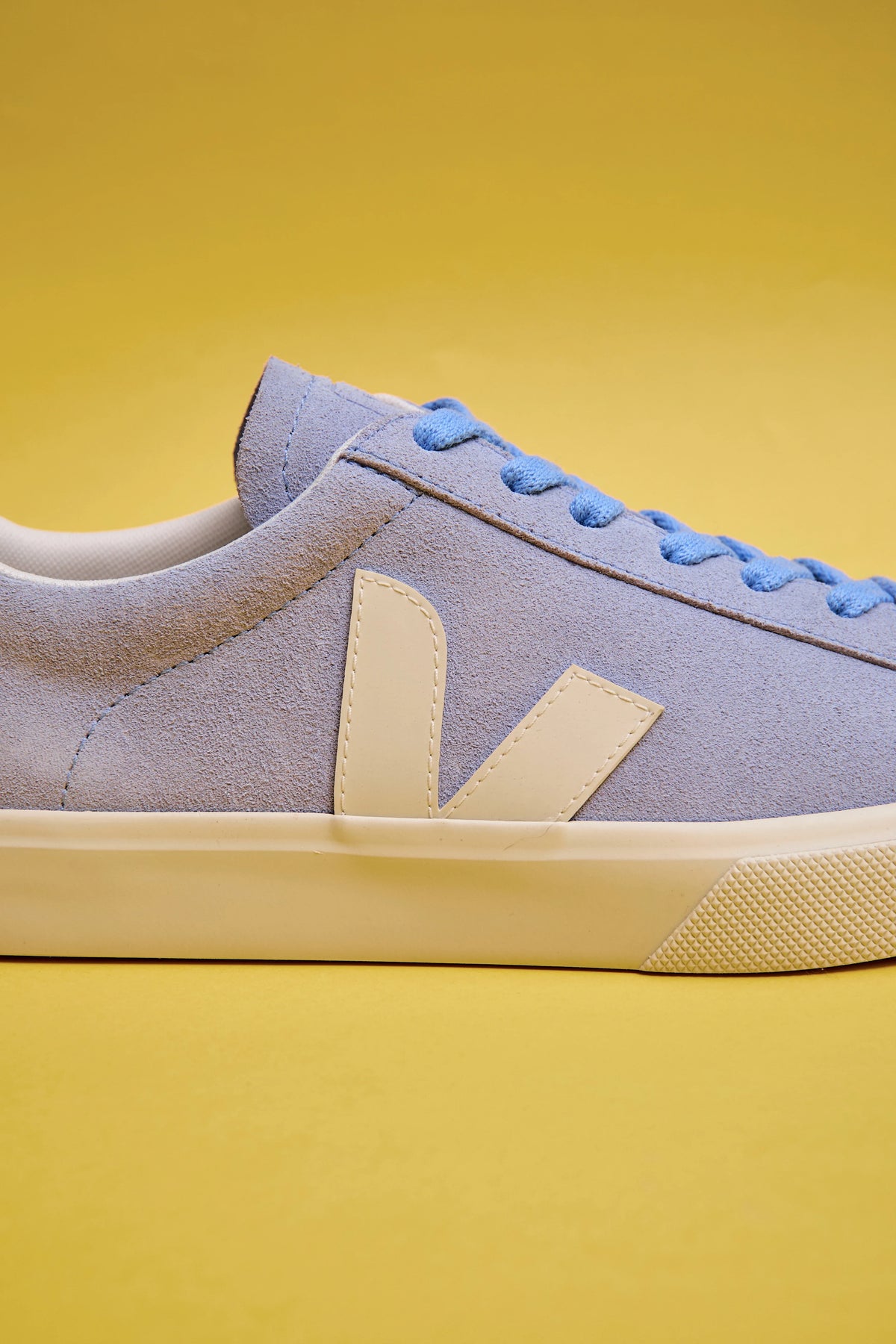 Veja Campo Suede